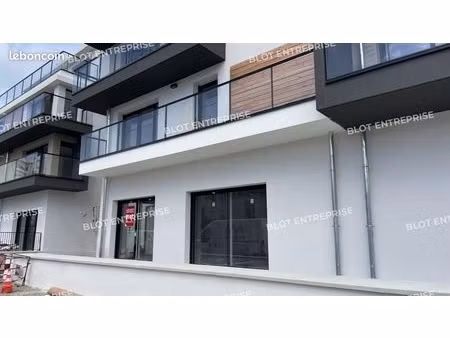 local commercial 73 m²