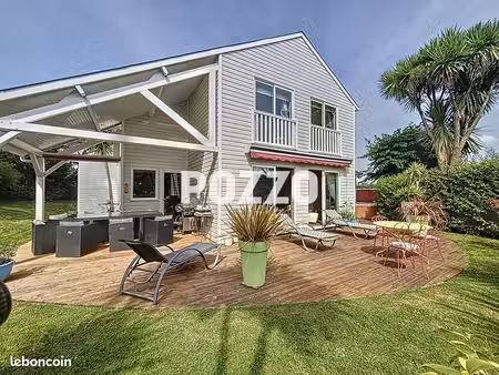 maison 8 pièces 133 m²