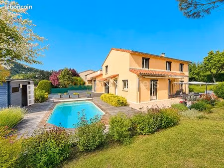 propriété 6 pièces 138 m²
