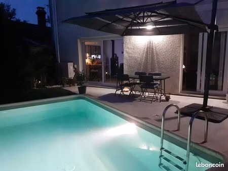 maison individuelle  jardin  piscine
