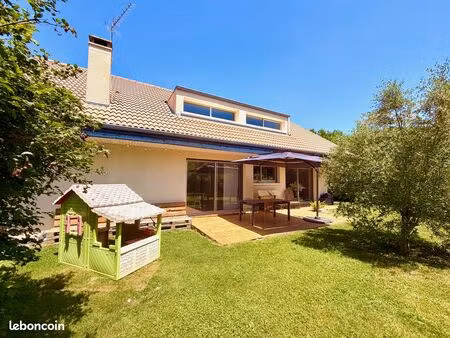 propriété 5 pièces 158 m²