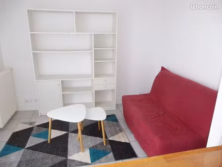 a vendre f2 chru cezeaux
