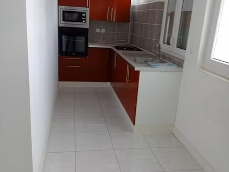 location t2 derval