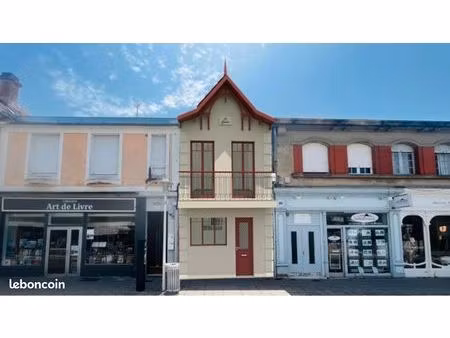 immeuble vide composé d un appartement t3 et d un commerce en centre-ville