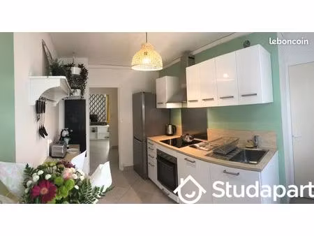 chambre 1 pièce 12 m²