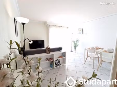 chambre 1 pièce 12 m²