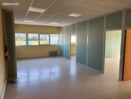 bureaux 130 m²