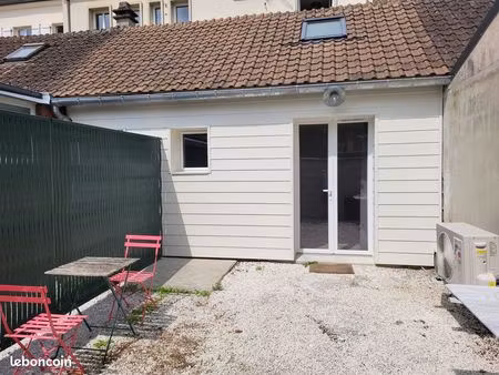 maisonnette avec cour privée et clim 550 toutes charges comprises