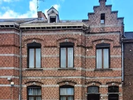 maison de ville 10 pièces 230 m²
