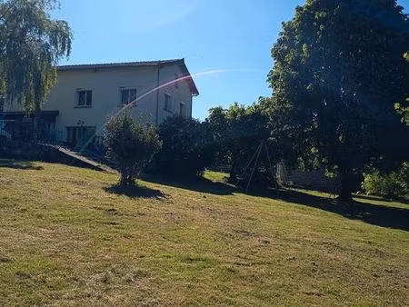 maison avec terrain et dépendances