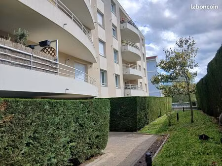 f2 avec terrasse