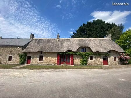 longere chaumière avec grand jardin paysage