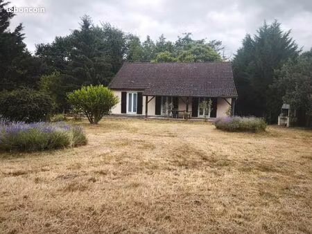 maison 90 m² – 3 chambres – sous-sol complet et garage double – terrain 2 000 m²