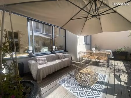 studio 7 pièces 178 m²