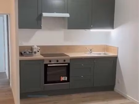 t4 duplex 93 m² rénové – maison de ville – sans charges