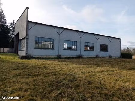 terrain industriel avec hangar