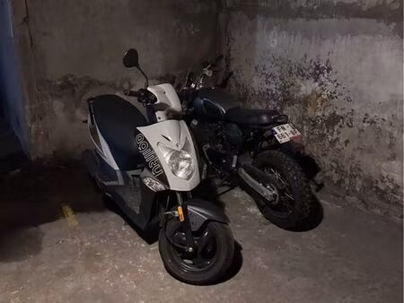 location de place de parking 2 roues - quartier victoire bordeaux - cours de la somme