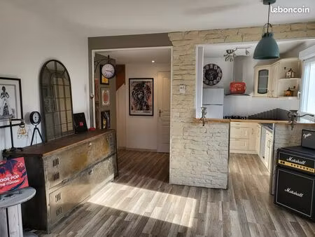 a louer à l'année appartement duplex + jardin