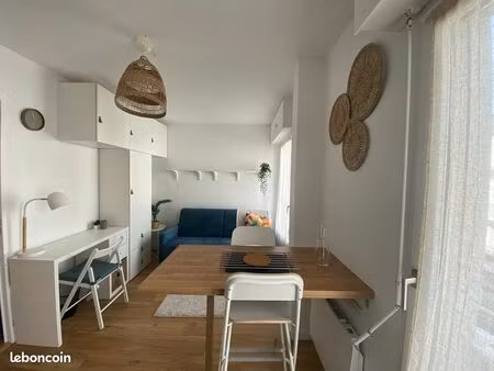 studio meuble avec balcon et jardin