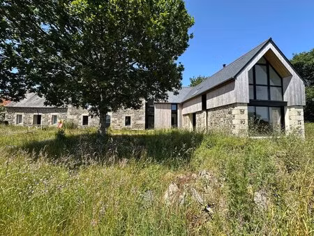 maison de 7 pièces de 184 m² à gurunhuel