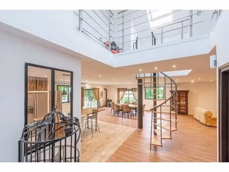 maison entièrement rénovée - 320m saint-cyr-sur-morin