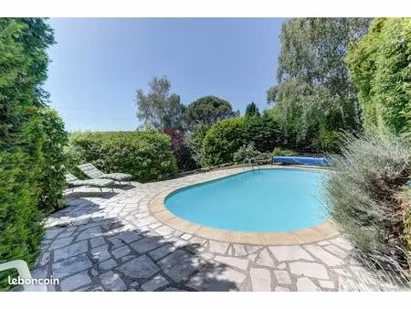 villa 5 pièces 133 m²
