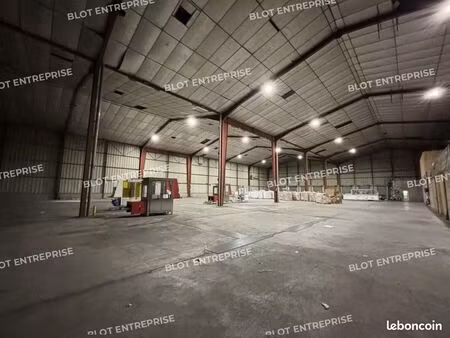 local d'activité 2 400 m²