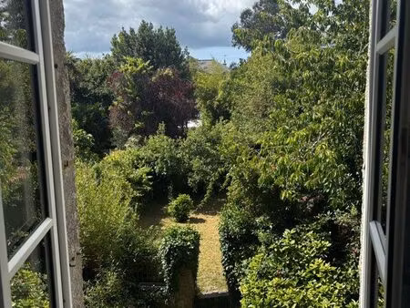 t4 entièrement rénové avec charme de l’ancien à 450 m de l’intramuros