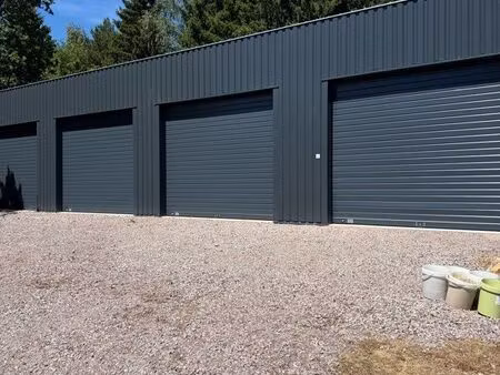location hangar