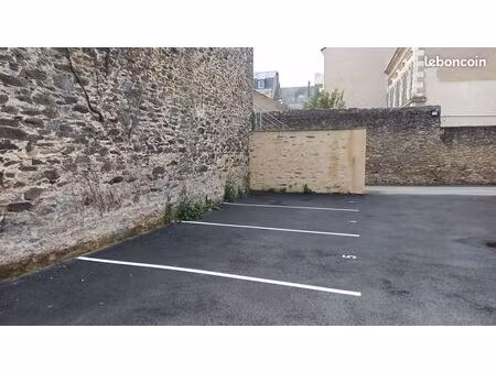 parking/box laval