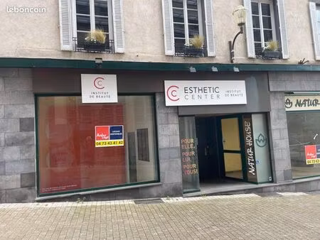 local commercial 47m rue saint esprit sans droit au bail