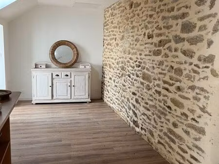 particulier loue maison en plein coeur de bourg