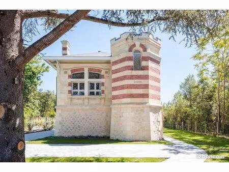 villa 7 pièces 210 m²