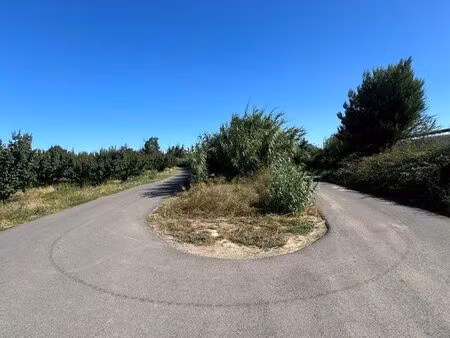 terrain agricole de 2800 mètres avec trois points d'accès