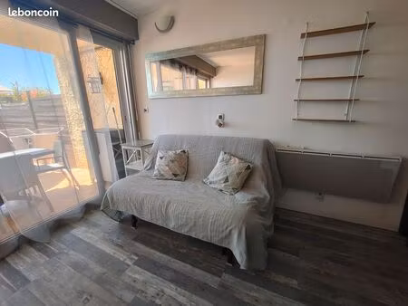 joli studio face à la mer pour étudiant