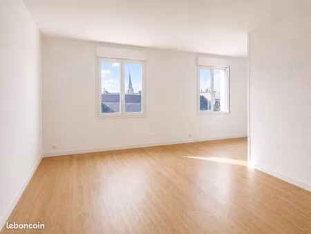 appartement t2 55m² entièrement rénové – centre-ville d'hennebont