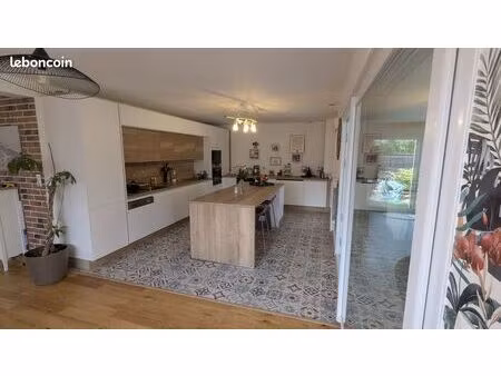 maison - 7 pièces - 137m²