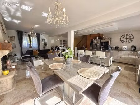 maison 6 pièces 102 m²