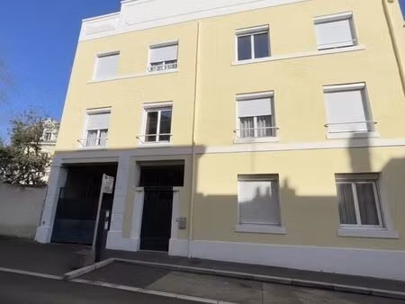 studio 5 pièces 107 m²