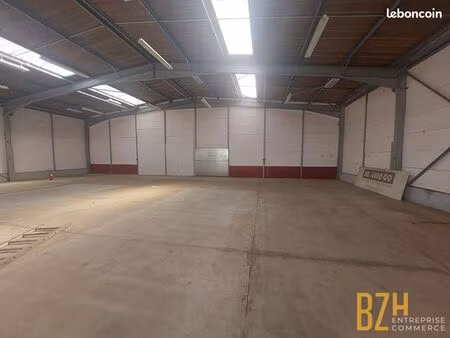 local 400 m² lorient