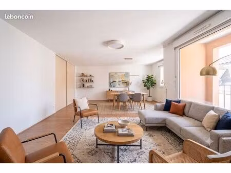 duplex en coeur de ville avec extérieur  ascenseur  garage et cave