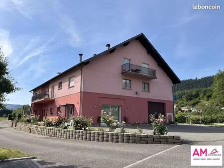 appartement 4 pièces 145 m²
