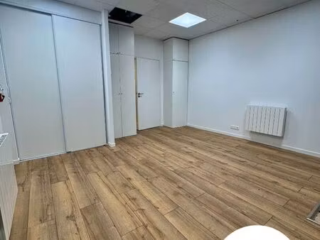 local commercial 24 m² lorient