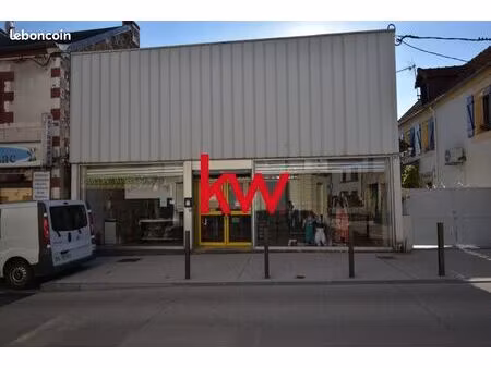 local commercial 400 m²