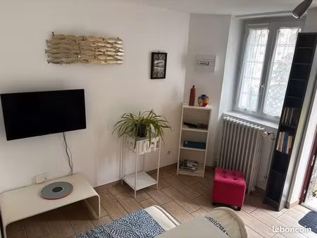 28m² meublé calme et lumineux - étudiant(e) sérieux chamalières/clermont