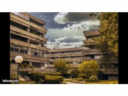 petit t2 avec terrasse et garage