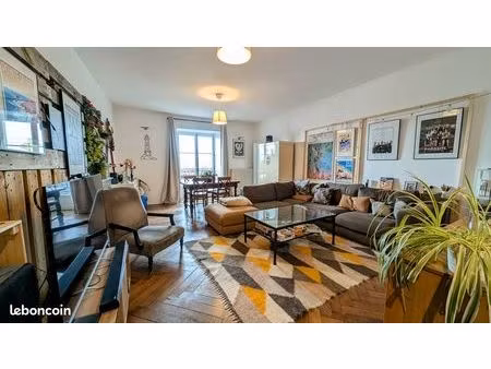 grand appartement vue loire