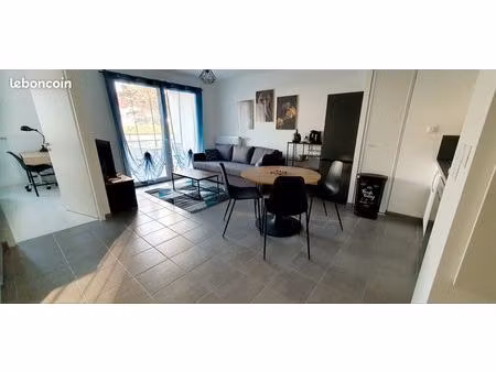 appartement t2 face à l'iut