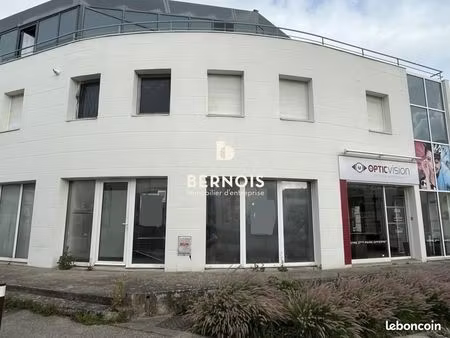 local commercial 61 m²