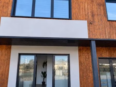 local commercial 150 m² cavignac